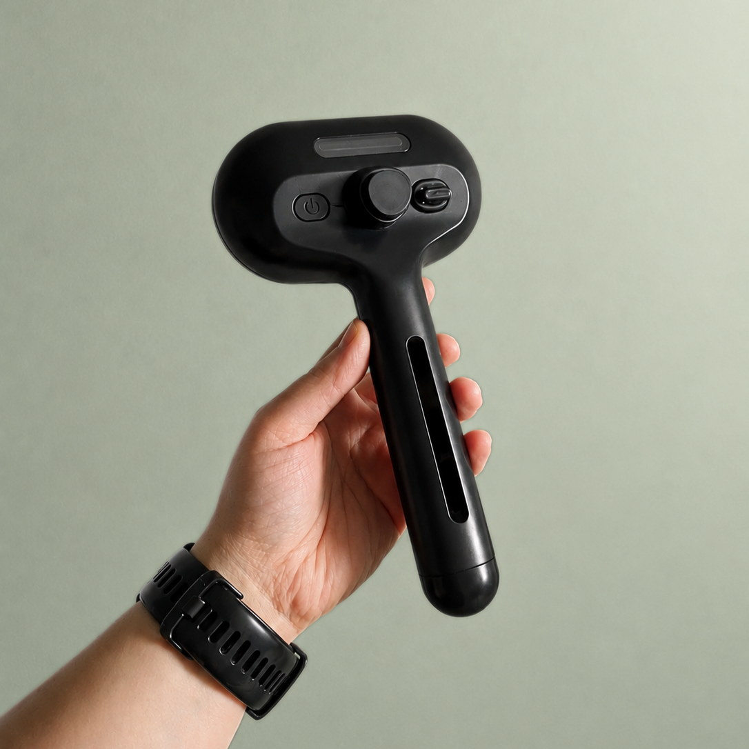 CuraManto™ — Spazzola 3 in 1 con Nebulizzatore